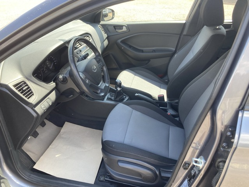 Hyundai i20 YES! Klima ALU SHZ — photo 6