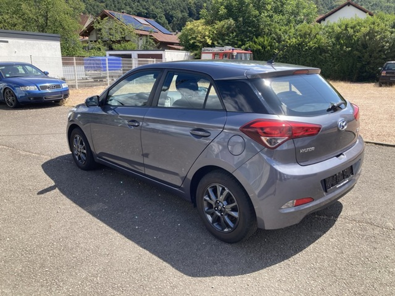 Hyundai i20 YES! Klima ALU SHZ — photo 5