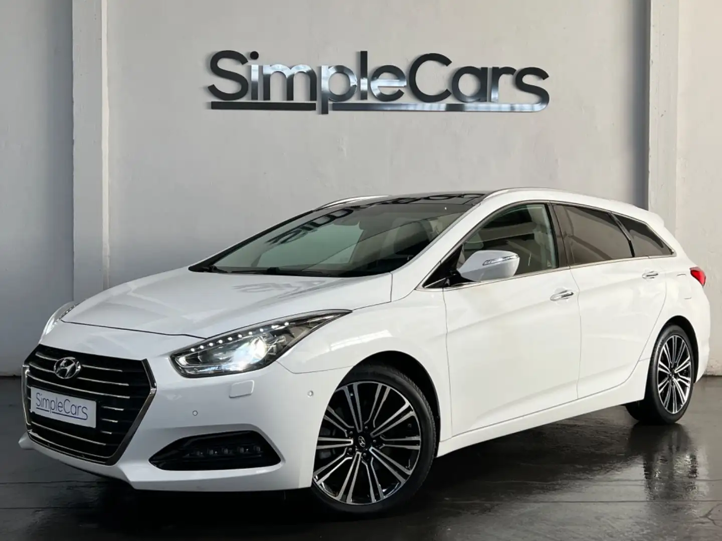 Hyundai i40 cw Premium *LEDER*PANO*KAMERA*KEY-LESS* Weiß - 1