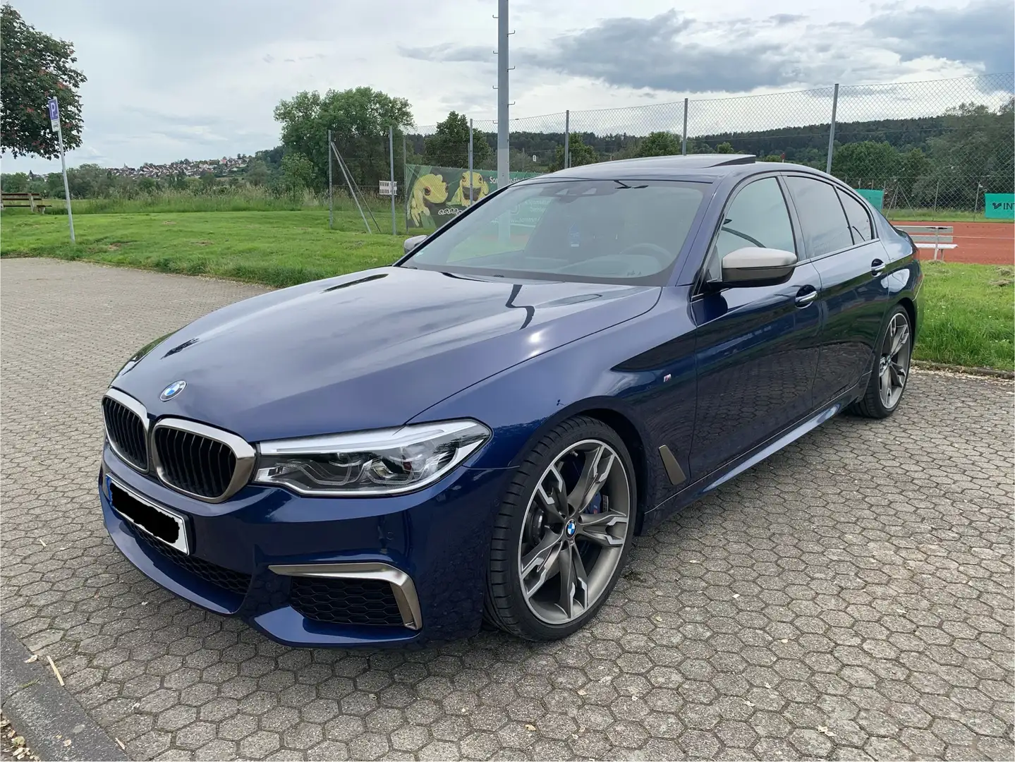 BMW M550 M550i xDrive Aut. Blau - 1