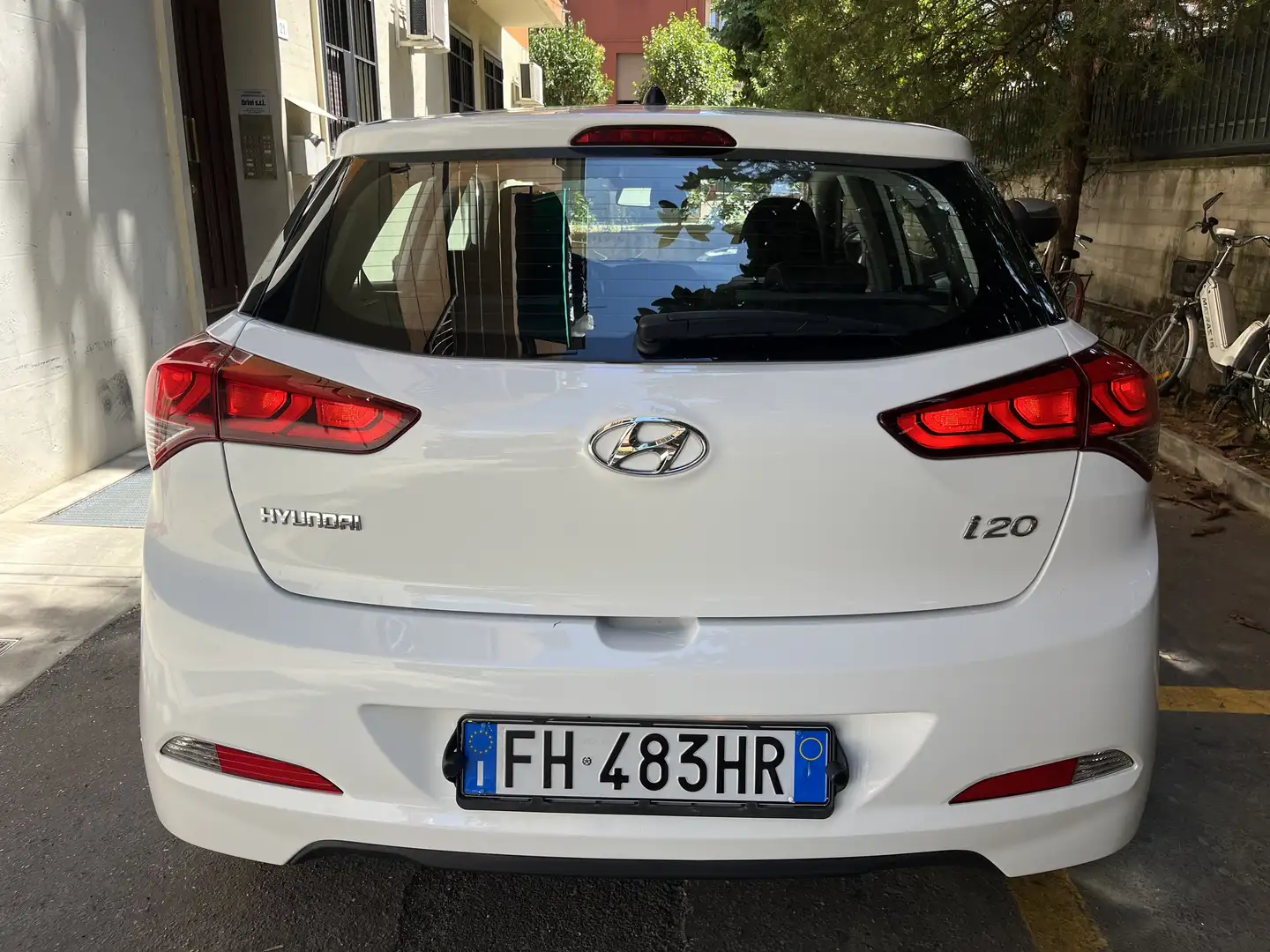 Hyundai i20 Hyundai i20 - consumi bassissimi - come nuova Bianco - 1