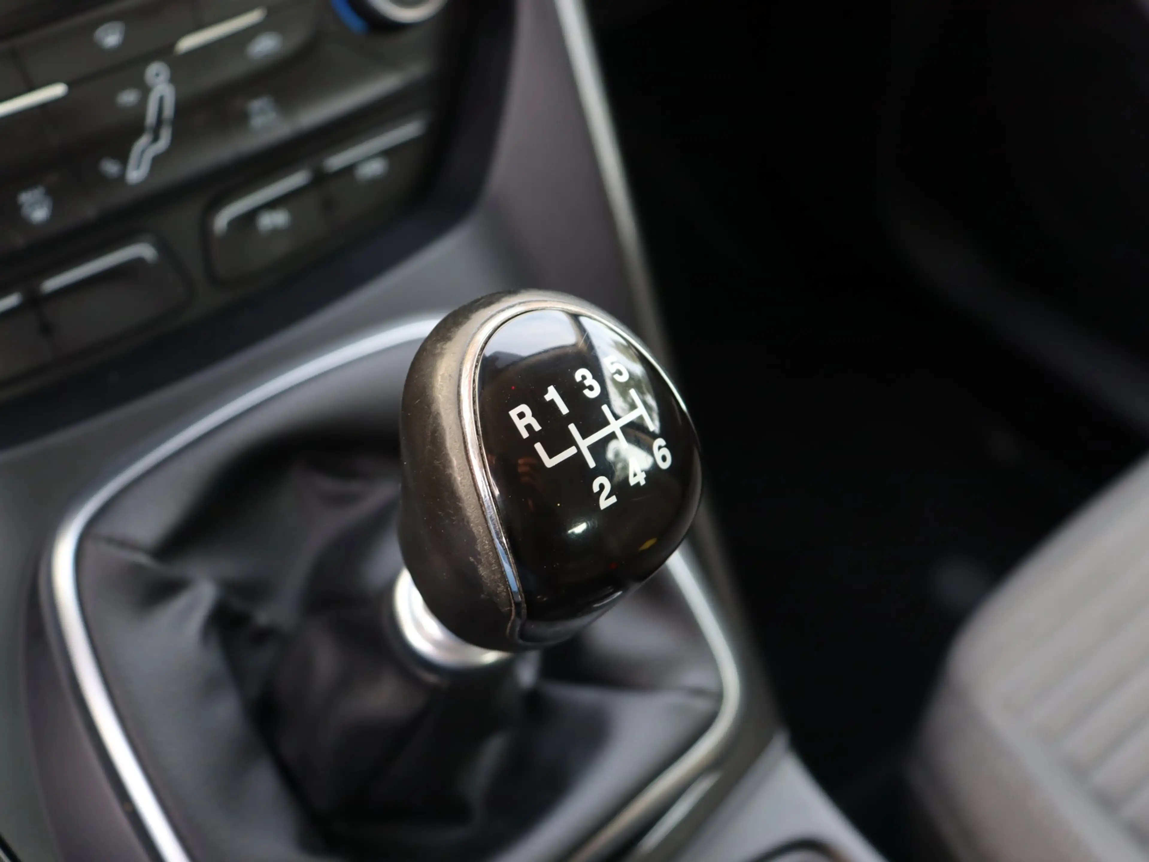 Ford C-Max 1.5 TDCi Titanium navi LM airco org NL — photo 15