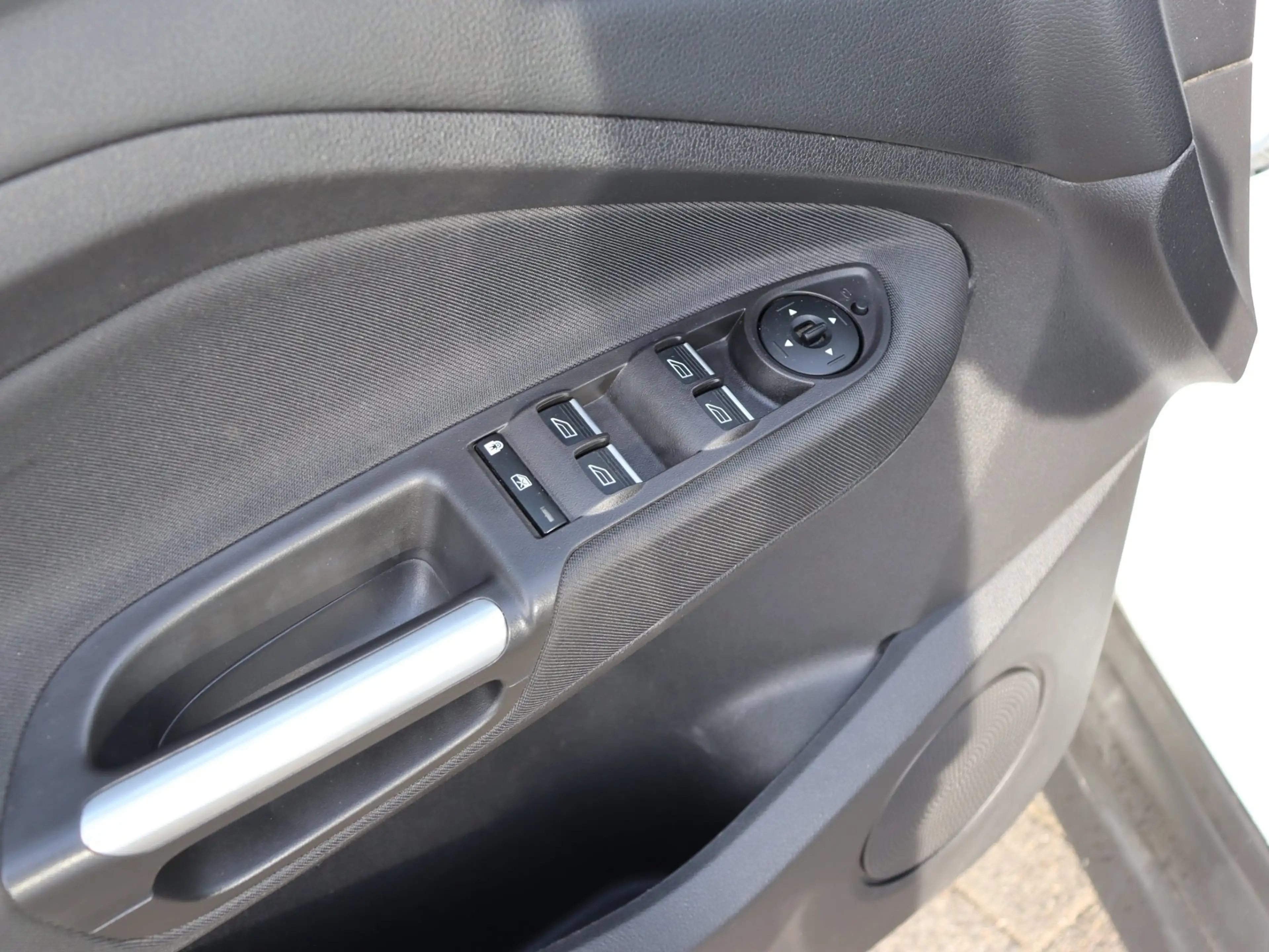 Ford C-Max 1.5 TDCi Titanium navi LM airco org NL — photo 12