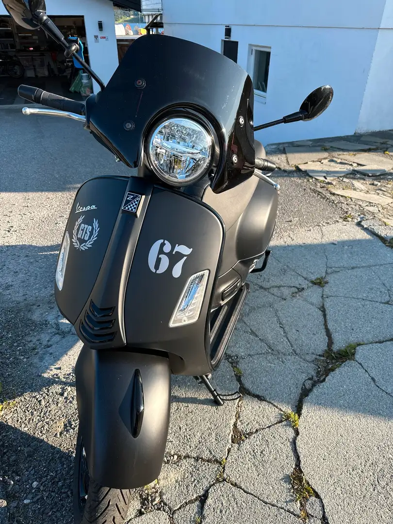 Vespa GTS 300 SuperSport Nero - 2