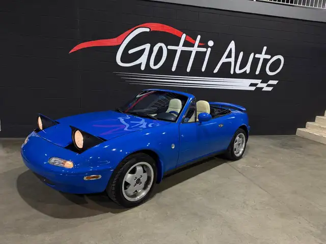 Mazda MX-5 view 2