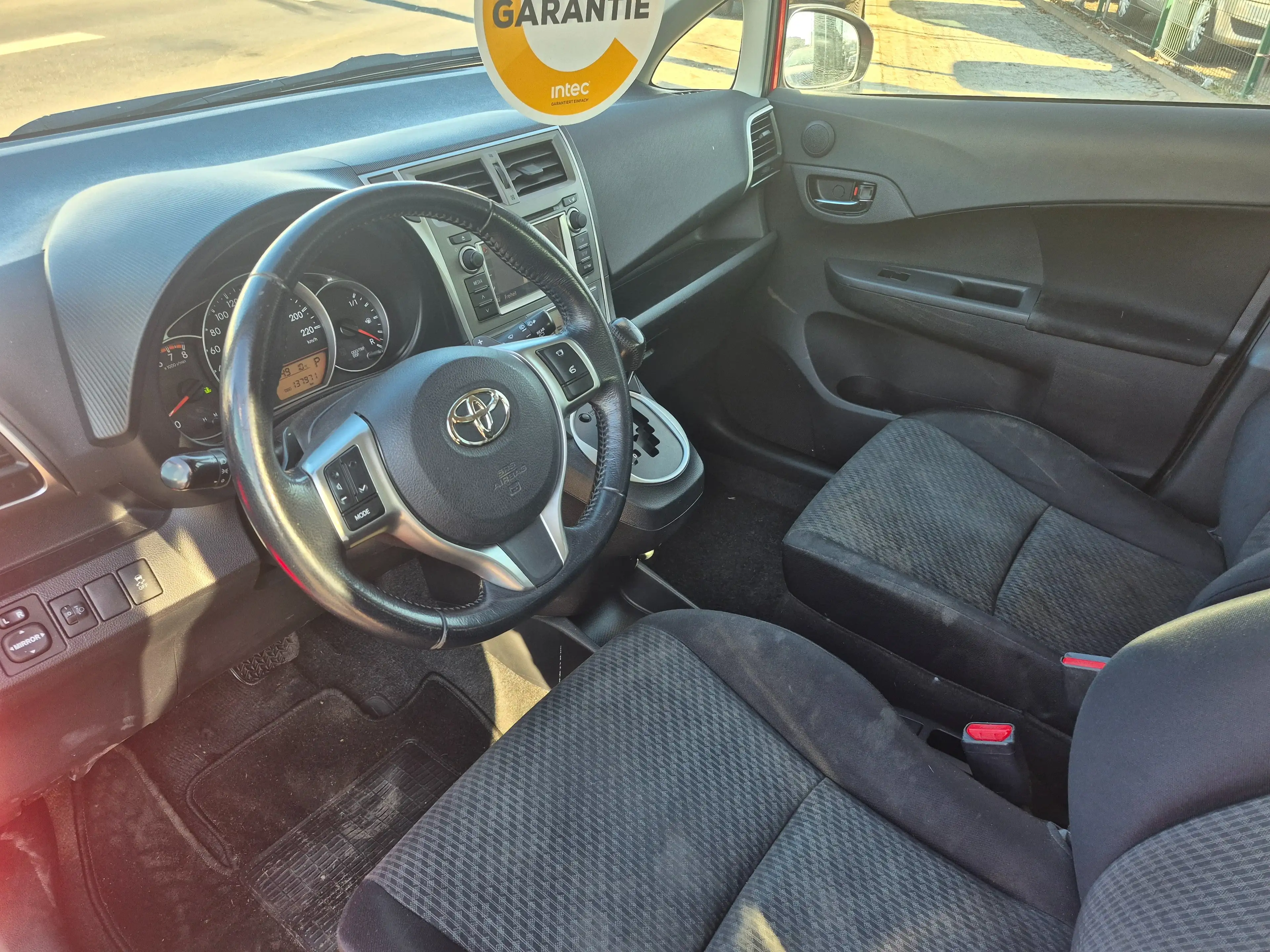Toyota Verso-S Club Navigation F1 Schal. R. Kamera 12 M. Garantie — photo 11