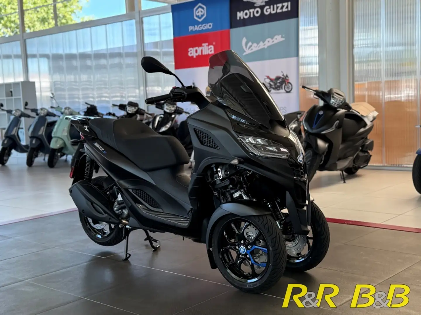 Piaggio MP3 310 HPE Sport E5+ MIA+BT+ABS+ASR+KEYLESS+ALU+GARANTIE Siyah - 1