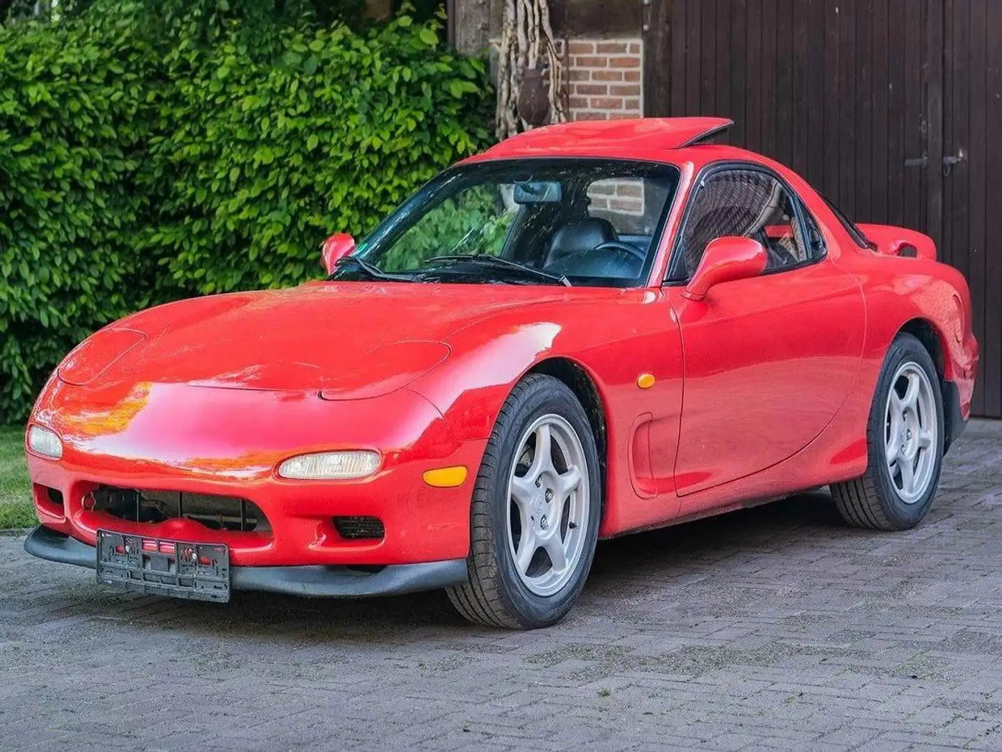 Mazda RX-7 RX-7 Precision, Power, and Pure Driving Thrill! Rot - 2