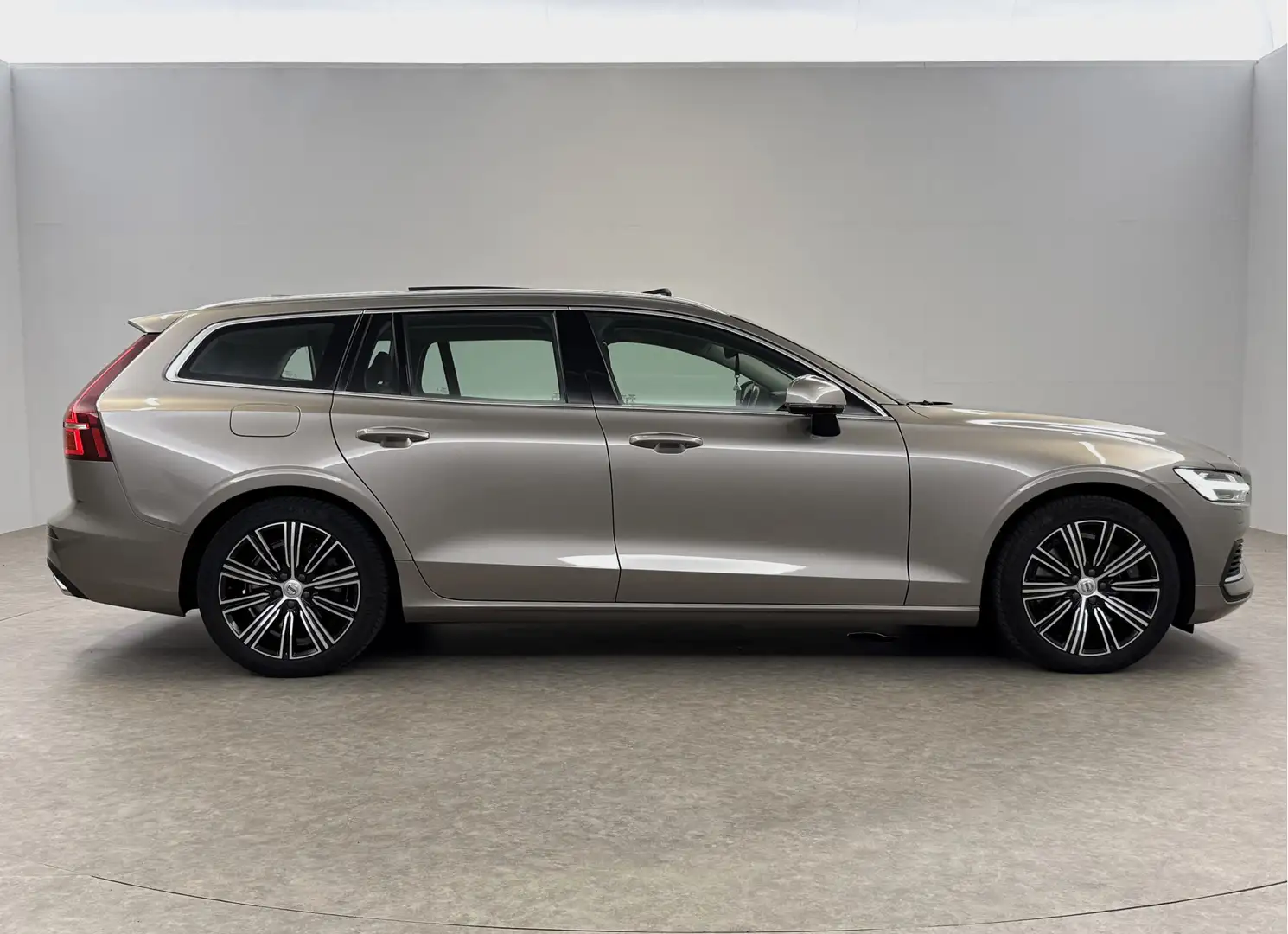 Volvo V60 2.0 T8 Twin Engine AWD Inscription 304PK Pano Harm Beige - 2