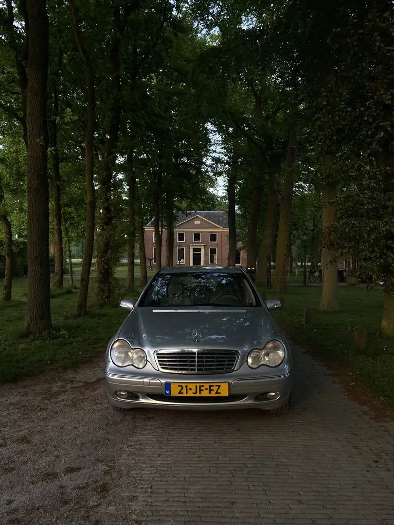 Mercedes-Benz C 200 K. Elegance Gris - 1