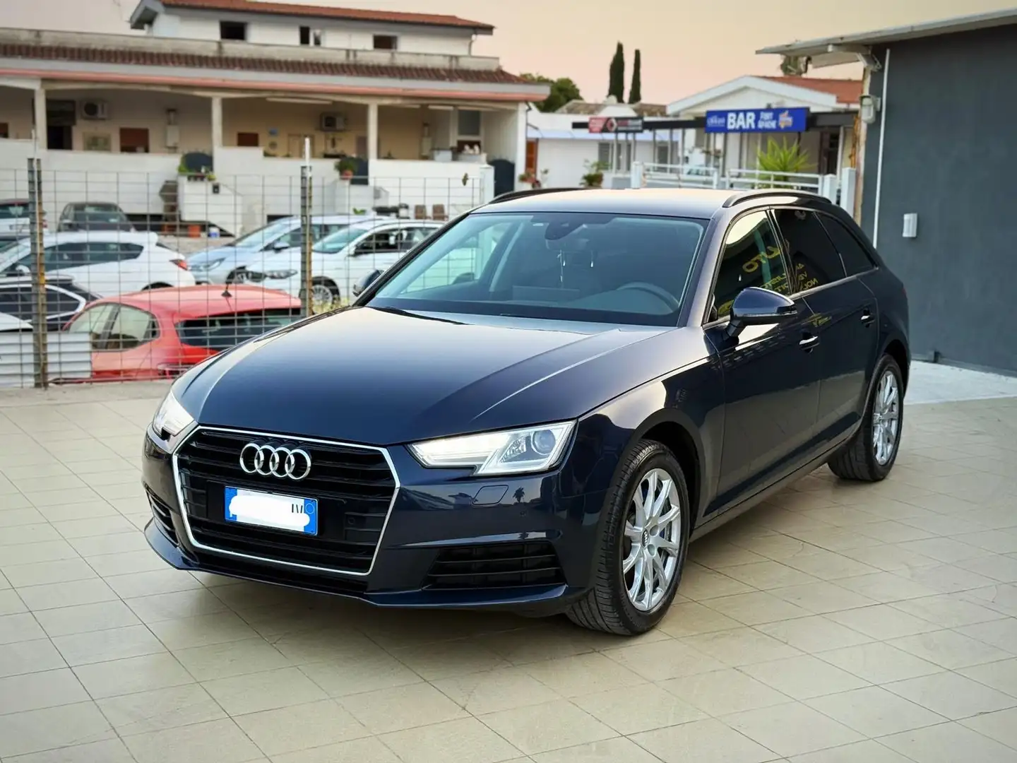 Audi A4 Avant 40 2.0 tdi 190cv s-tronic Garanzia 12 Mesi - 2
