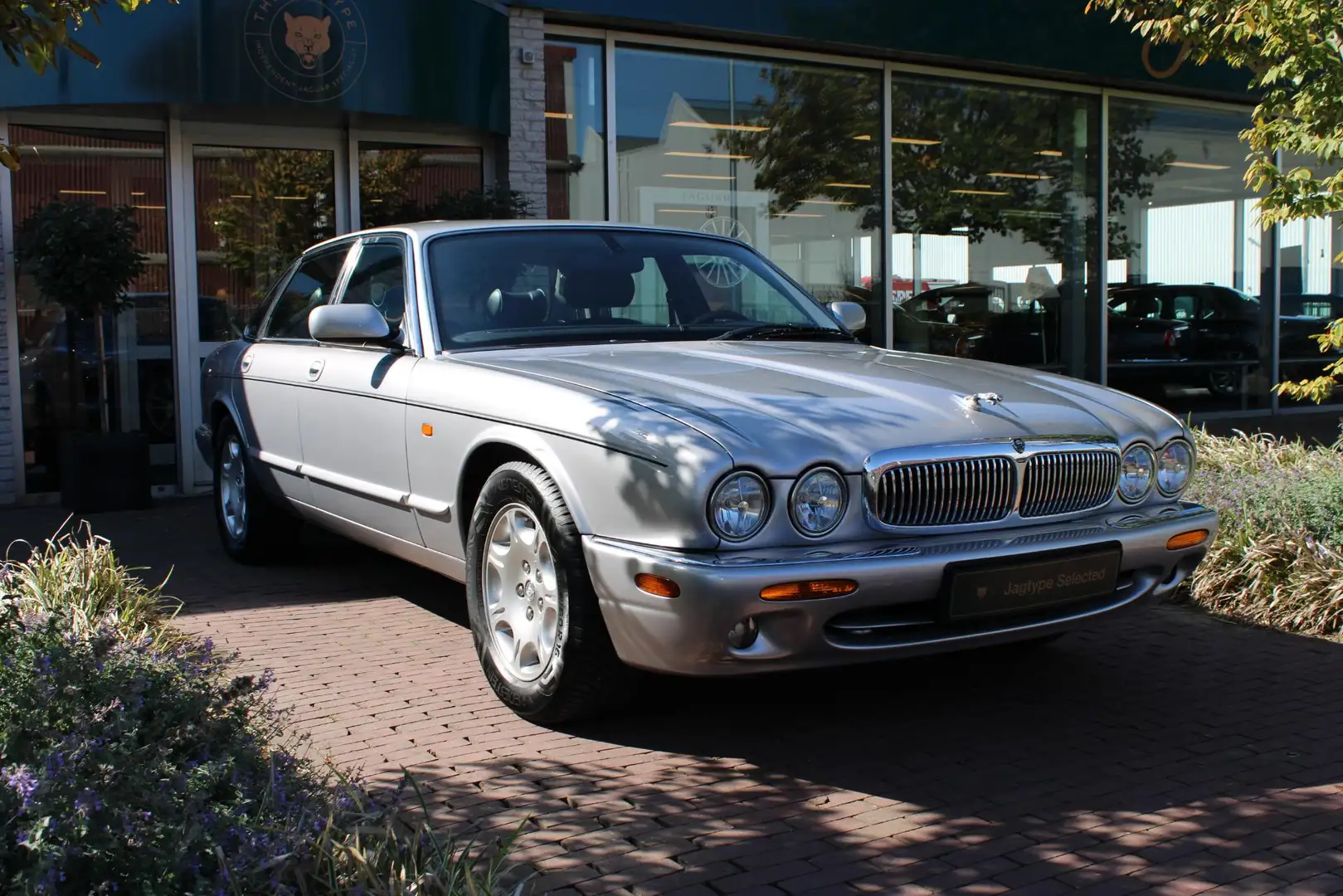 Jaguar Sovereign 3.2 V8 Zilver - 1