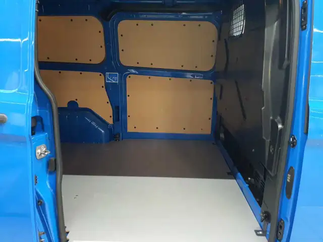 Ford Transit view 13