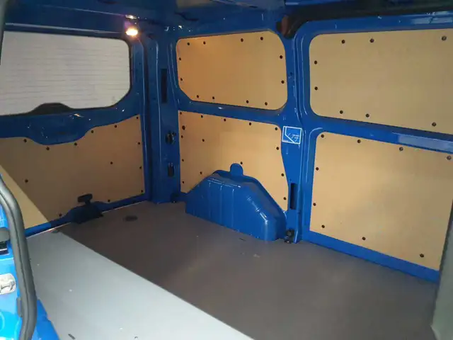 Ford Transit view 14
