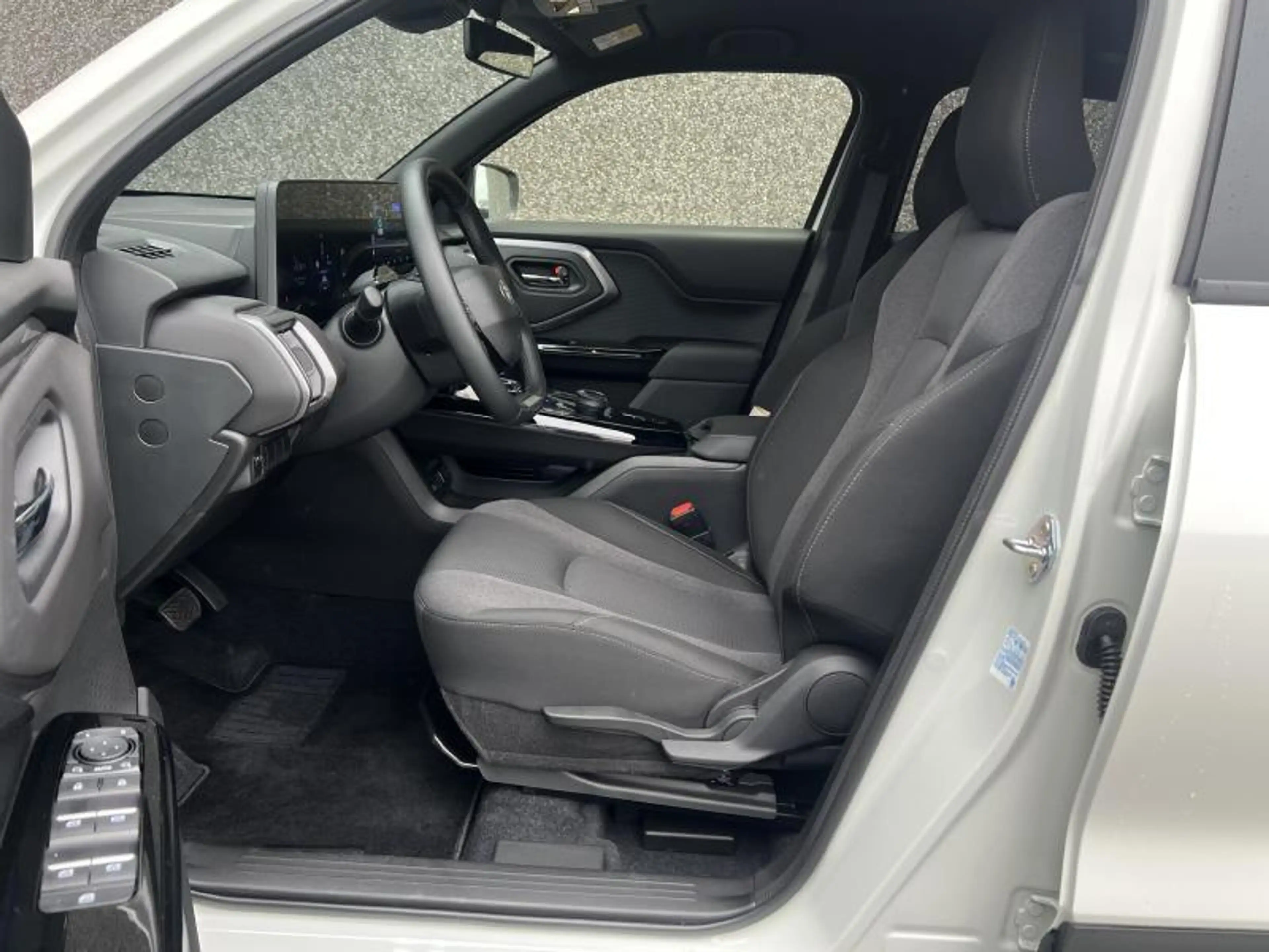 Toyota Urban Cruiser BEV 61 kWh 2WD Executive — photo 9