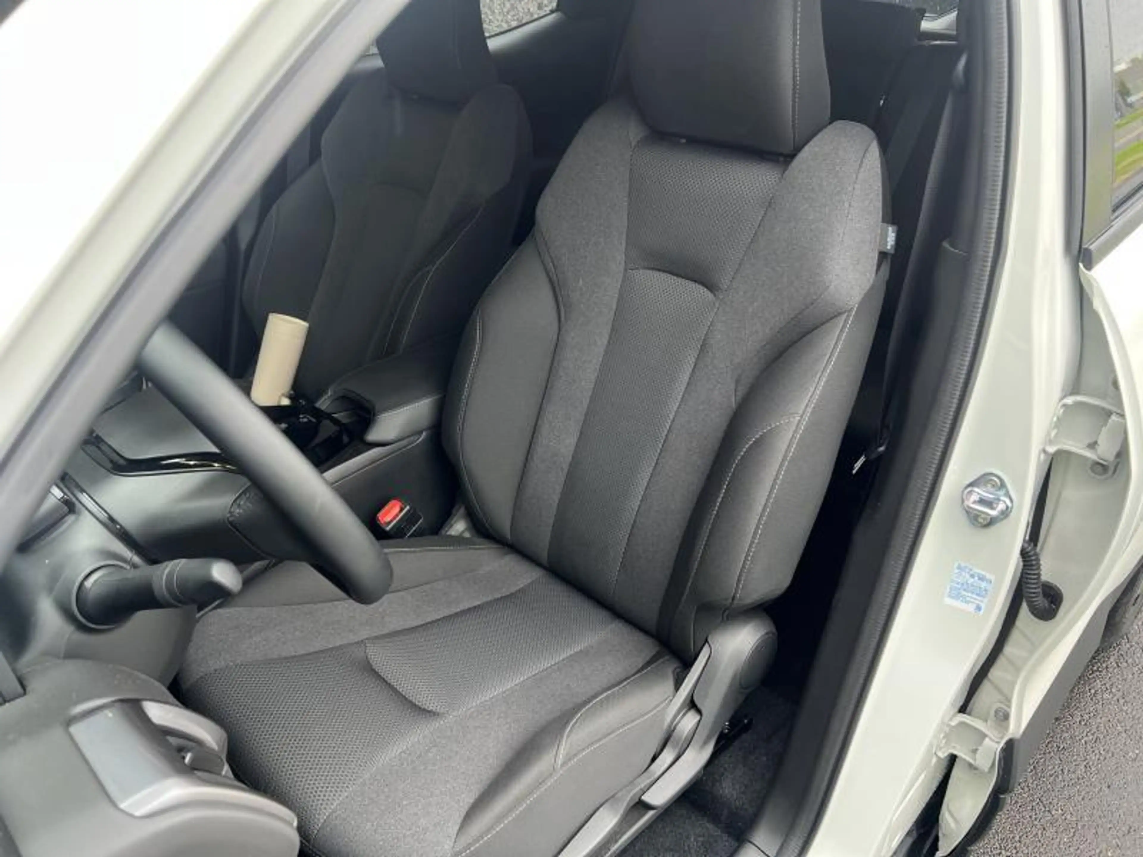 Toyota Urban Cruiser BEV 61 kWh 2WD Executive — photo 10
