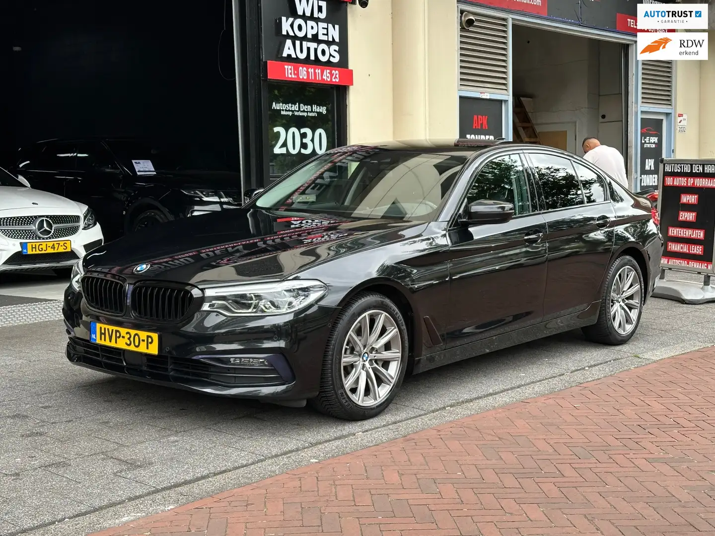 BMW 530 5-serie 530i High Executive Aut Leer Navi Camera Black - 1