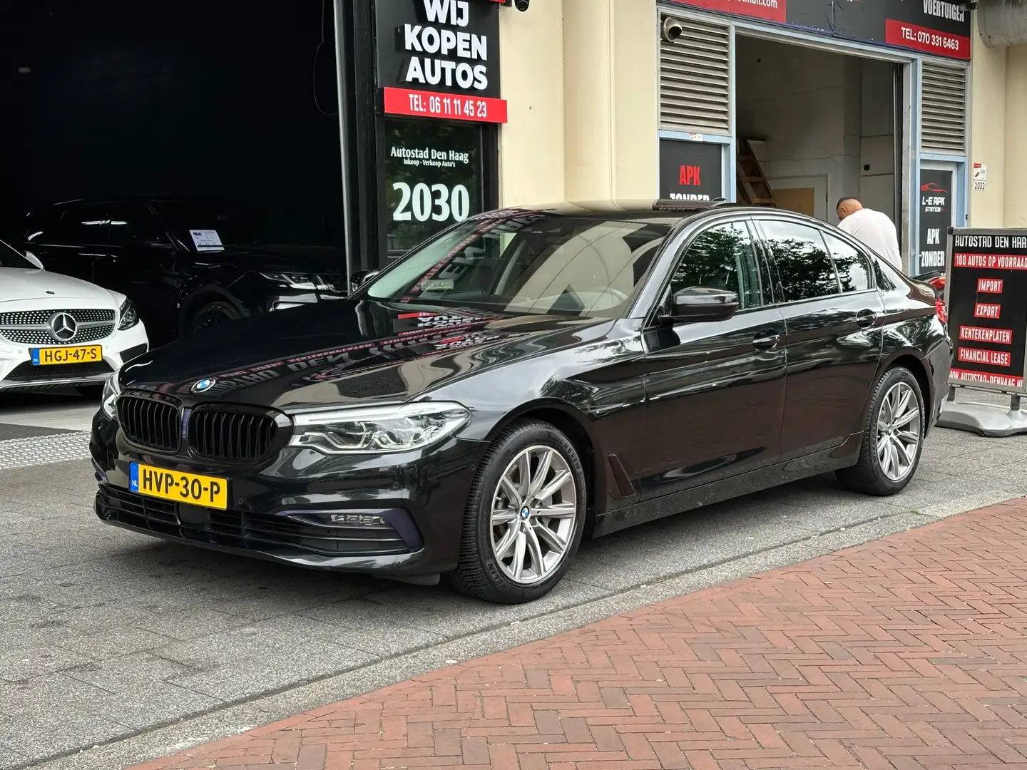 BMW 530 5-serie 530i High Executive Aut Leer Navi Camera Zwart - 1