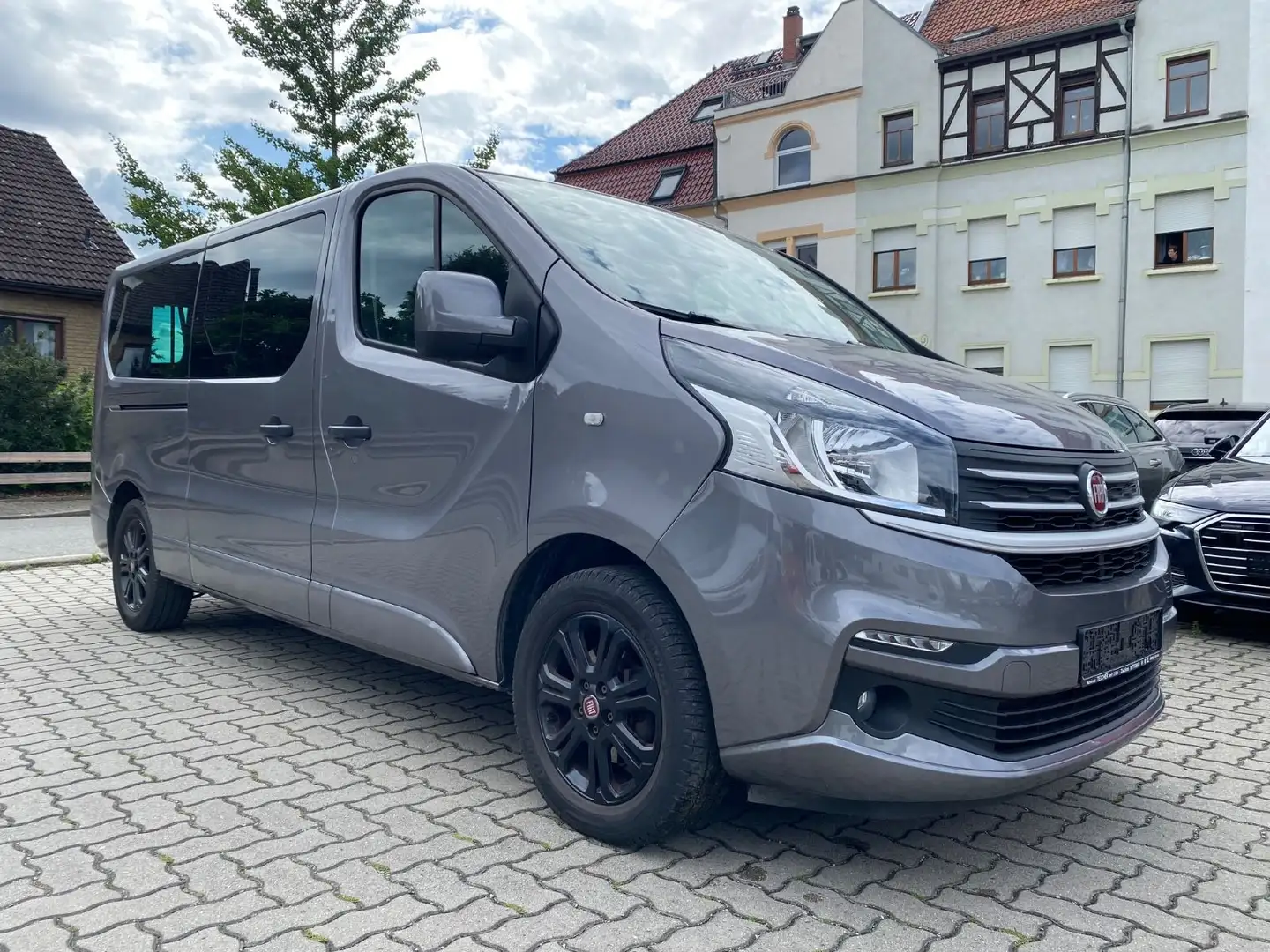 Fiat Talento Kombi L2H1 1,2t Family Grau - 2