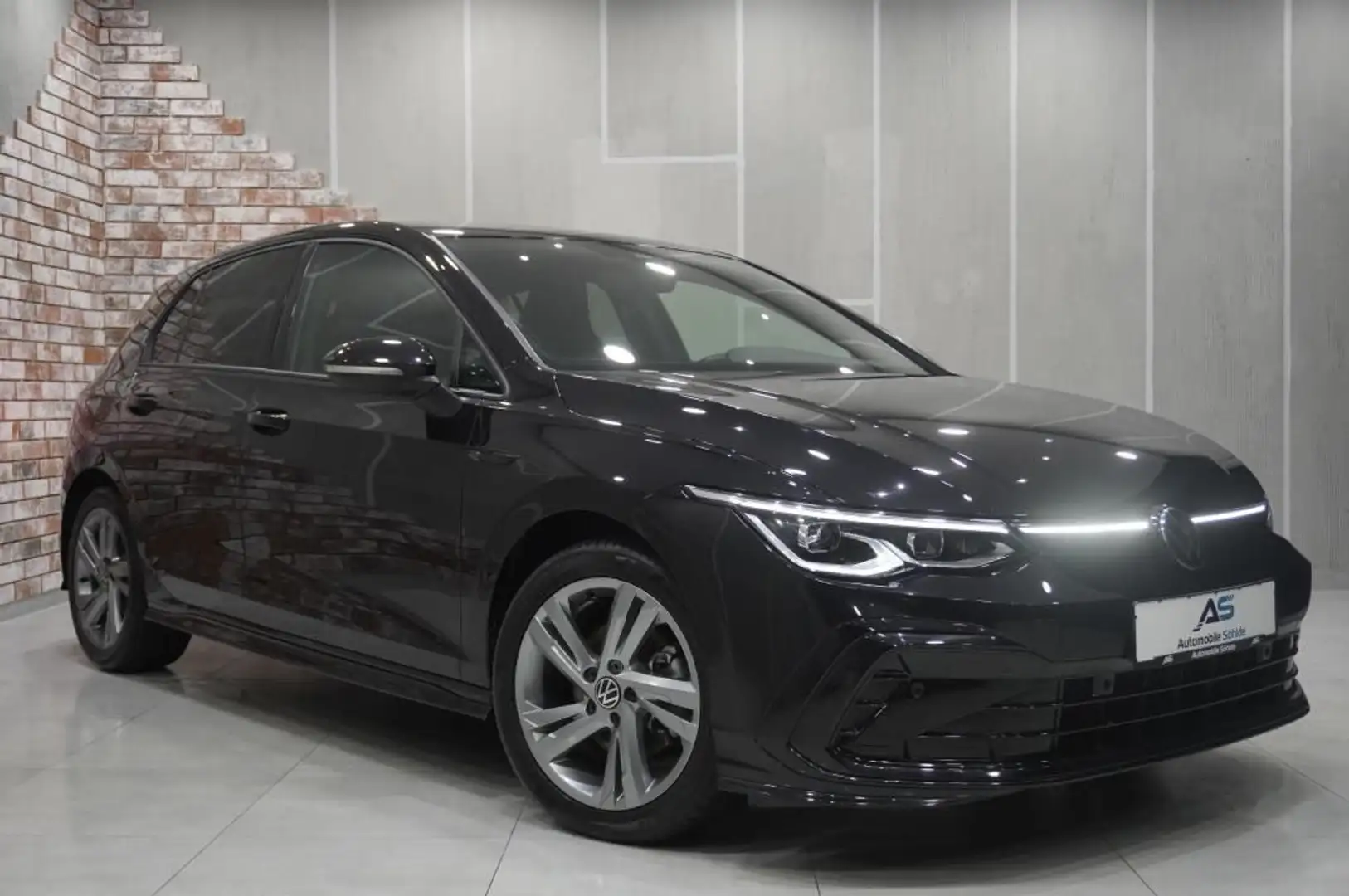 Volkswagen Golf 1.5 eTSI DSG R-Line Navi/LED/AHK/Kamera/ACC Schwarz - 2
