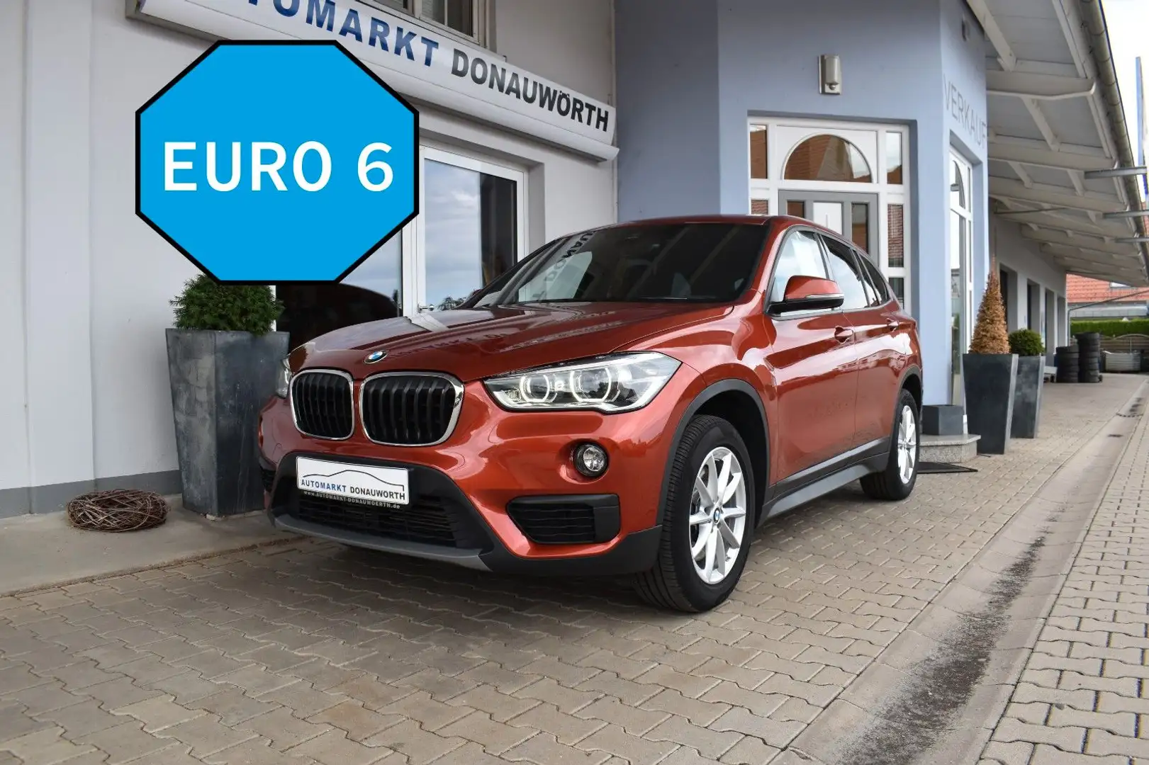 BMW X1 xDrive20d Aut. Advantage Navi PanoDach Keyles Arancione - 2