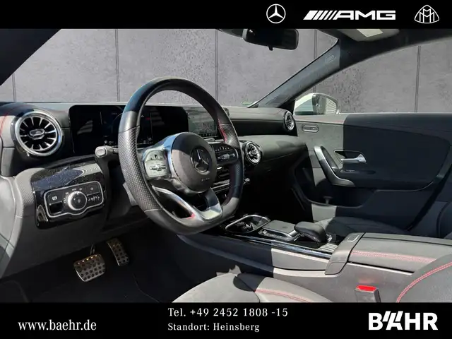 Mercedes-Benz 220 view 11