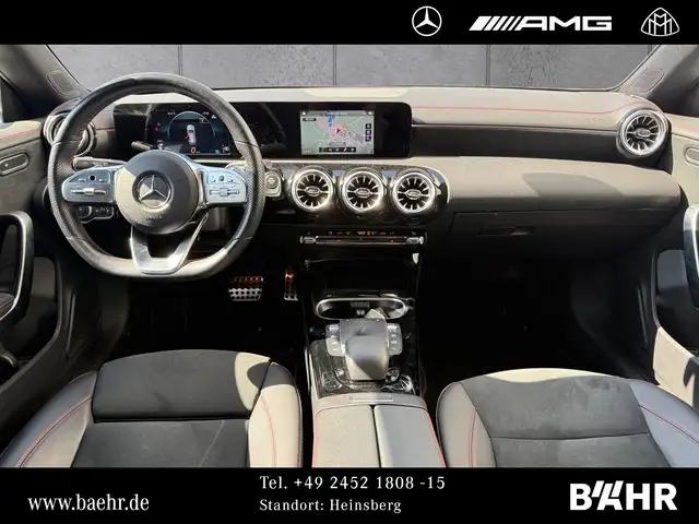 Mercedes-Benz 220 view 4