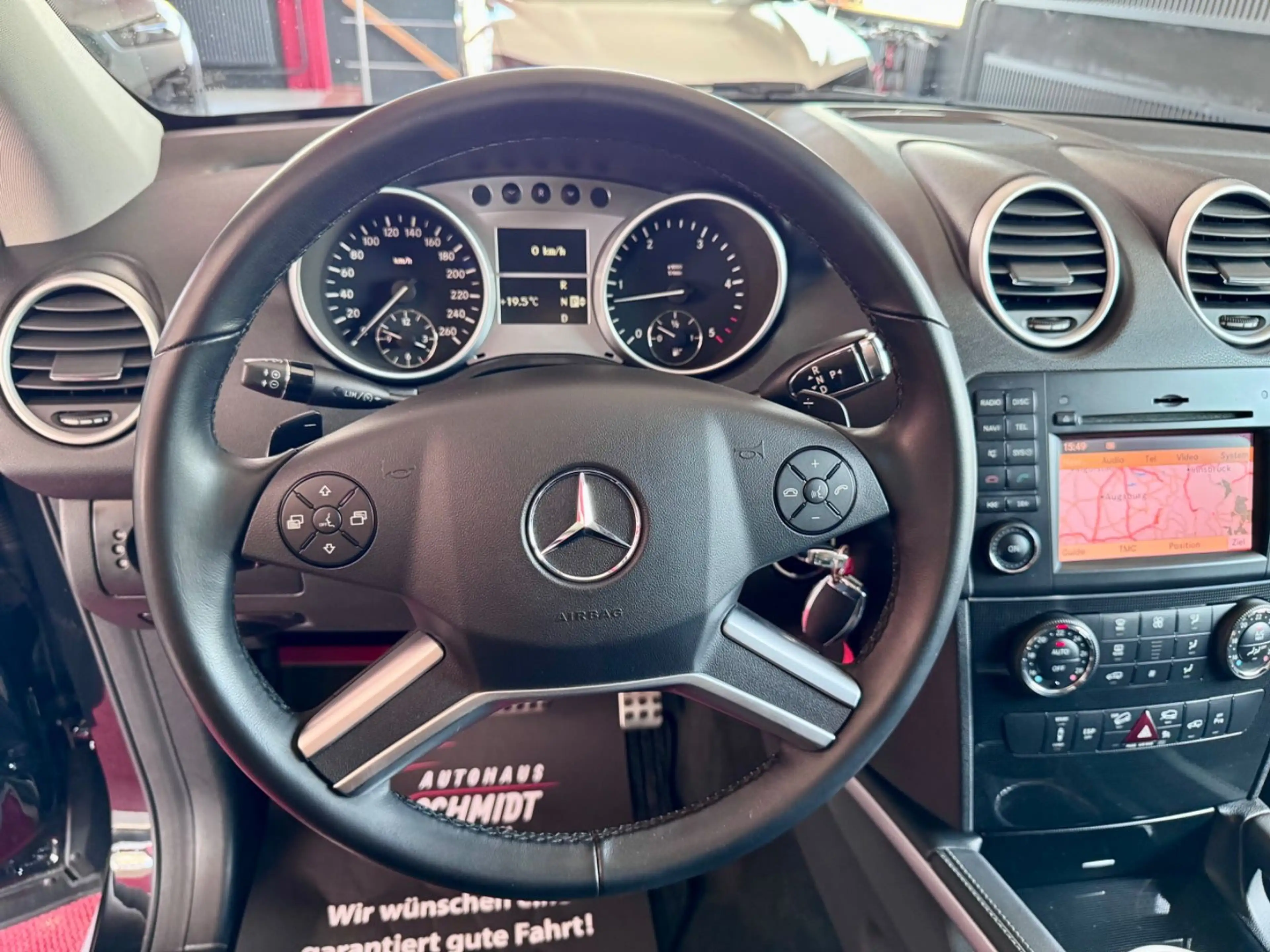Mercedes-Benz ML 350 CDI 4Matic Sportpaket Comand Airmatic 20" — photo 14