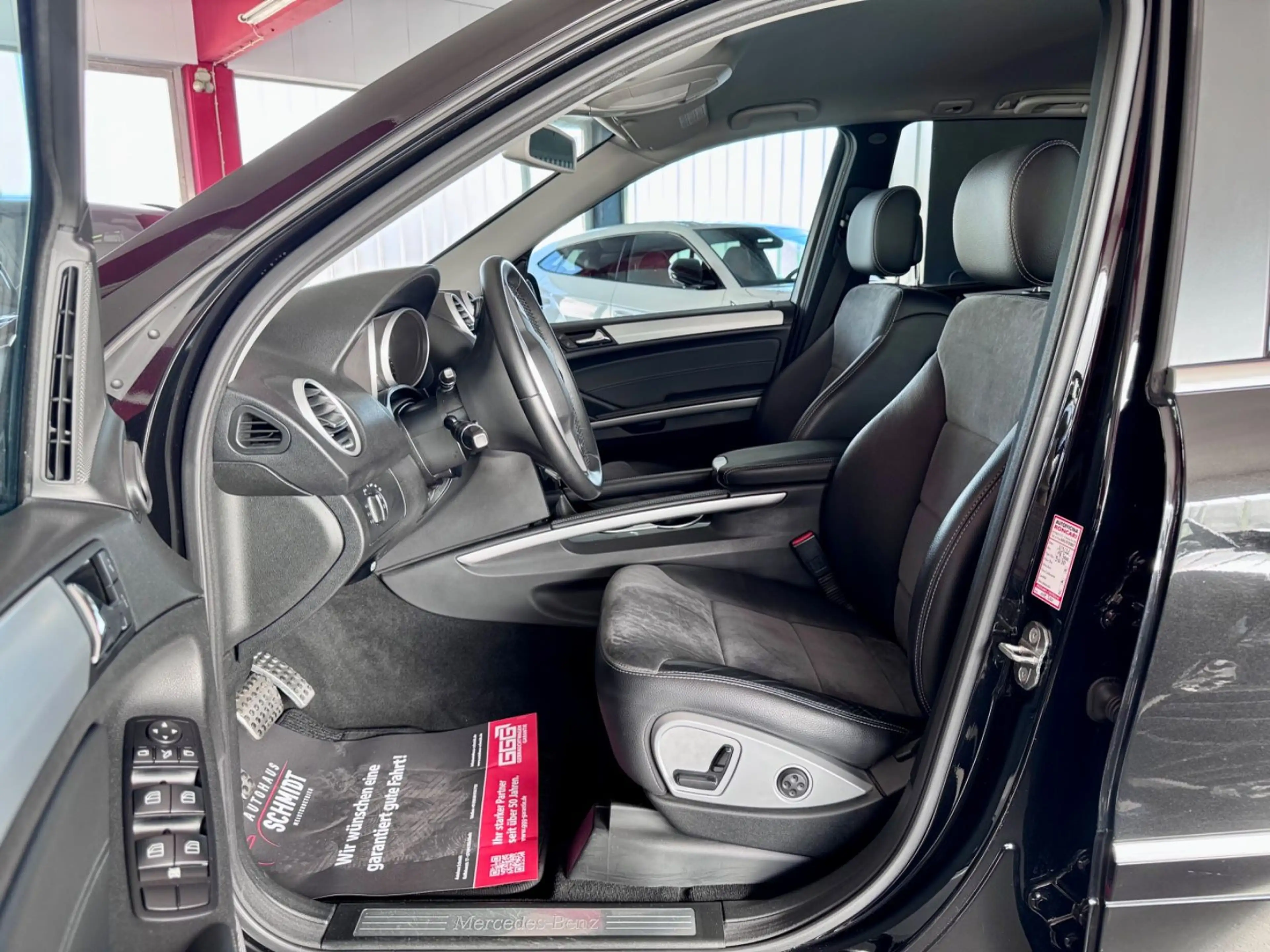 Mercedes-Benz ML 350 CDI 4Matic Sportpaket Comand Airmatic 20" — photo 10