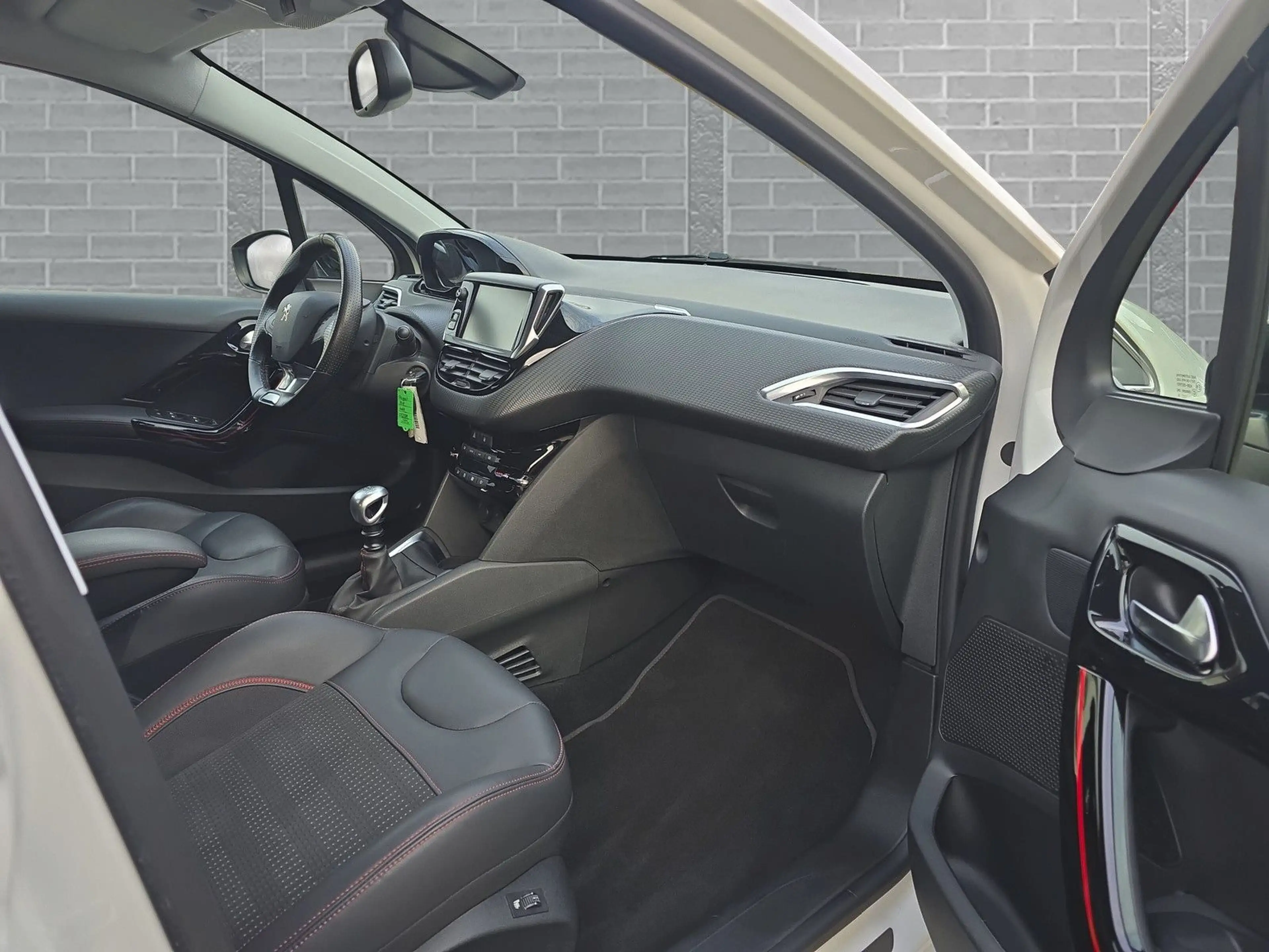 Peugeot 208 1.2 Pure GT Line Navi+Kamera+Tempomat+PDC — photo 13