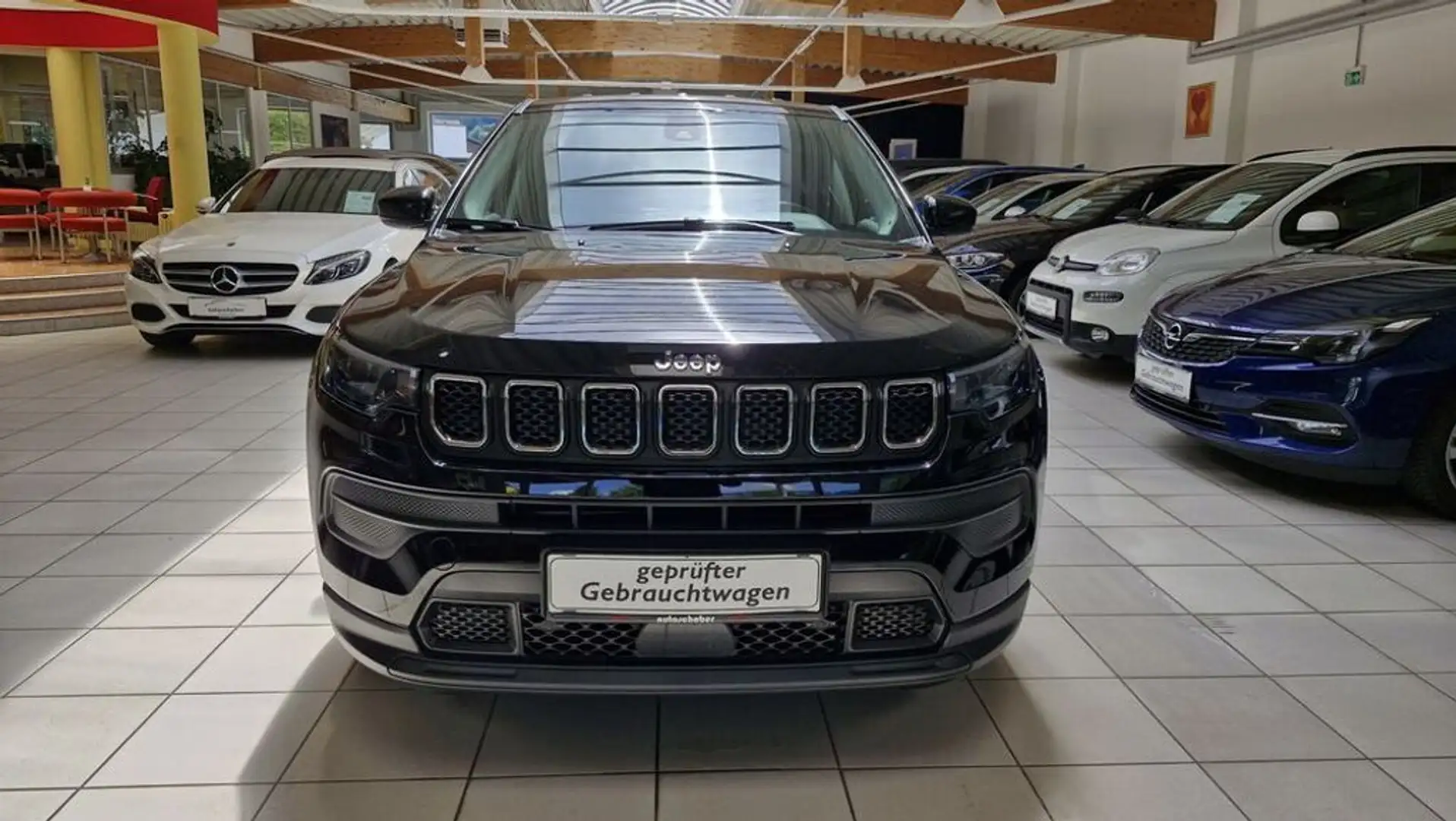 Jeep Compass 1.3MultiairT4 FWD 6MT Longitude Schwarz - 2