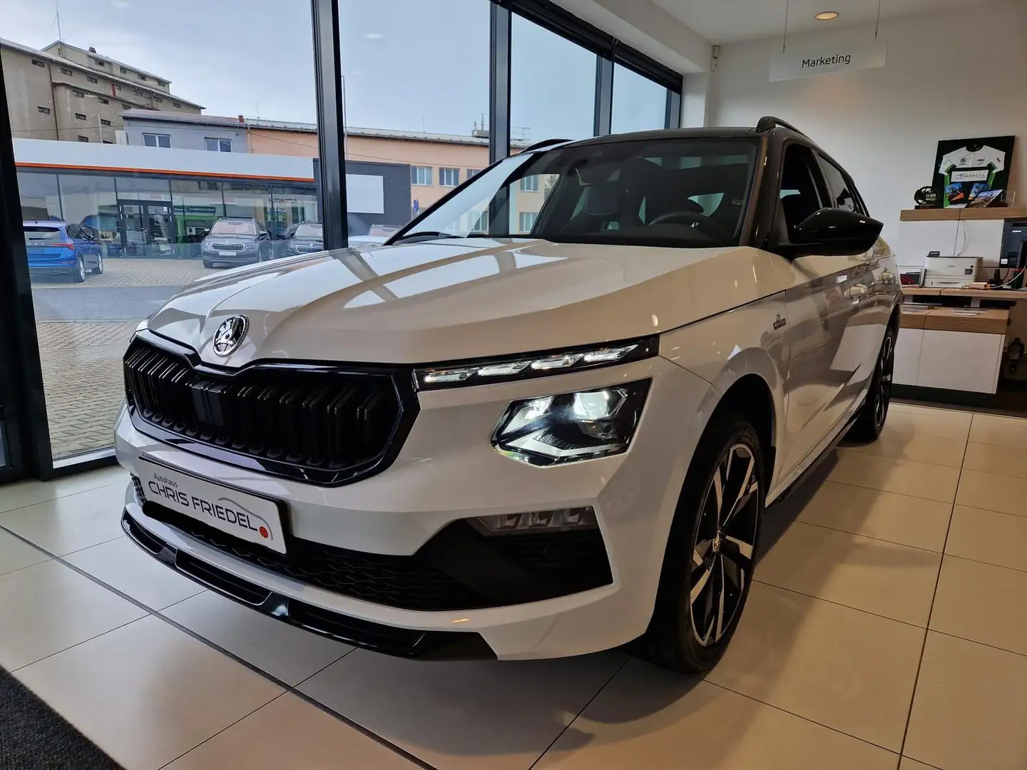 Skoda Kamiq Monte Carlo Facelift 1.5 TSI DSG Panorama, ACC, AH Weiß - 1