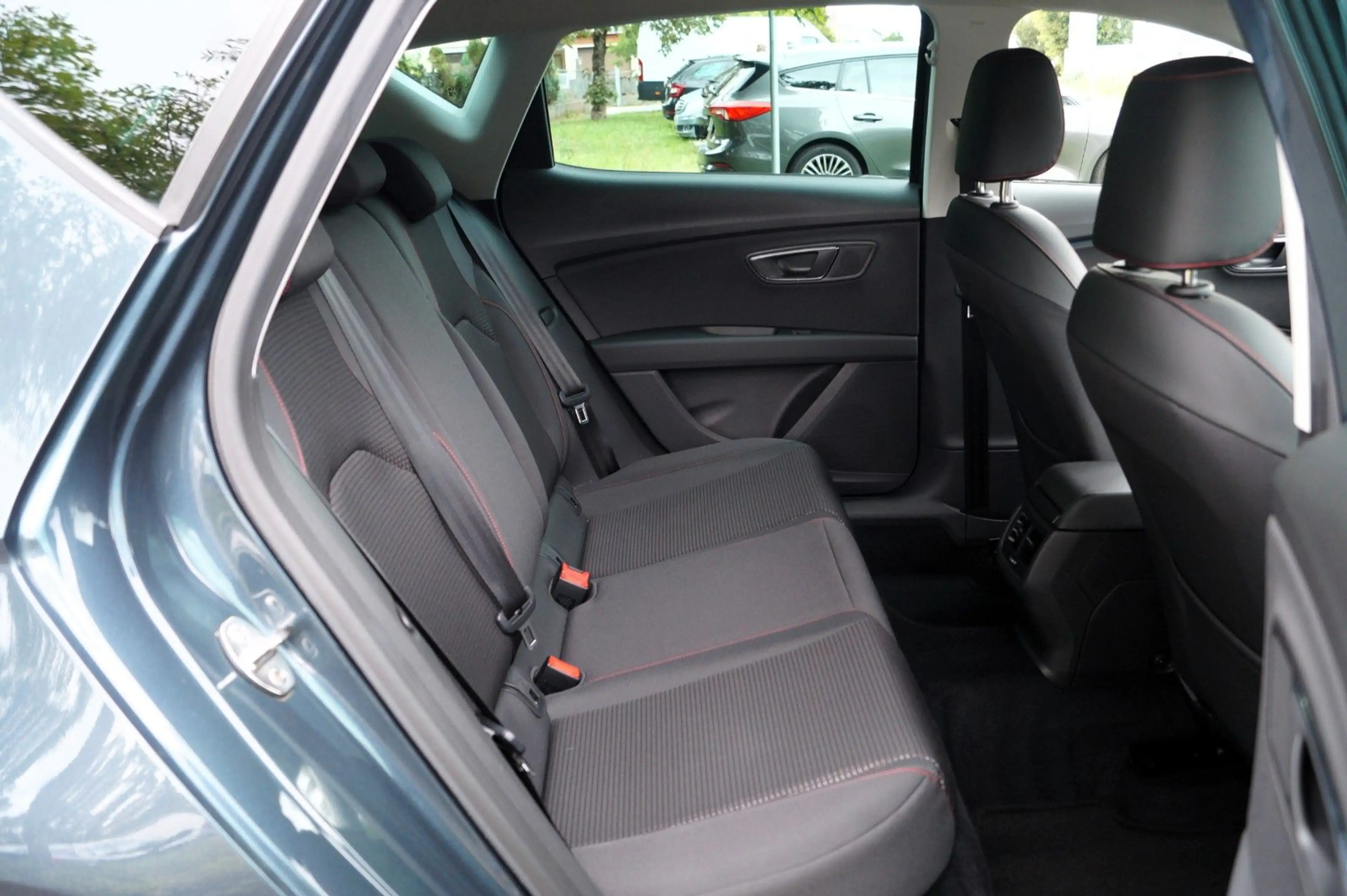 SEAT Leon FR/ Euro 6/ SHZ/ Klimaautomatik/ Teilleder — photo 9