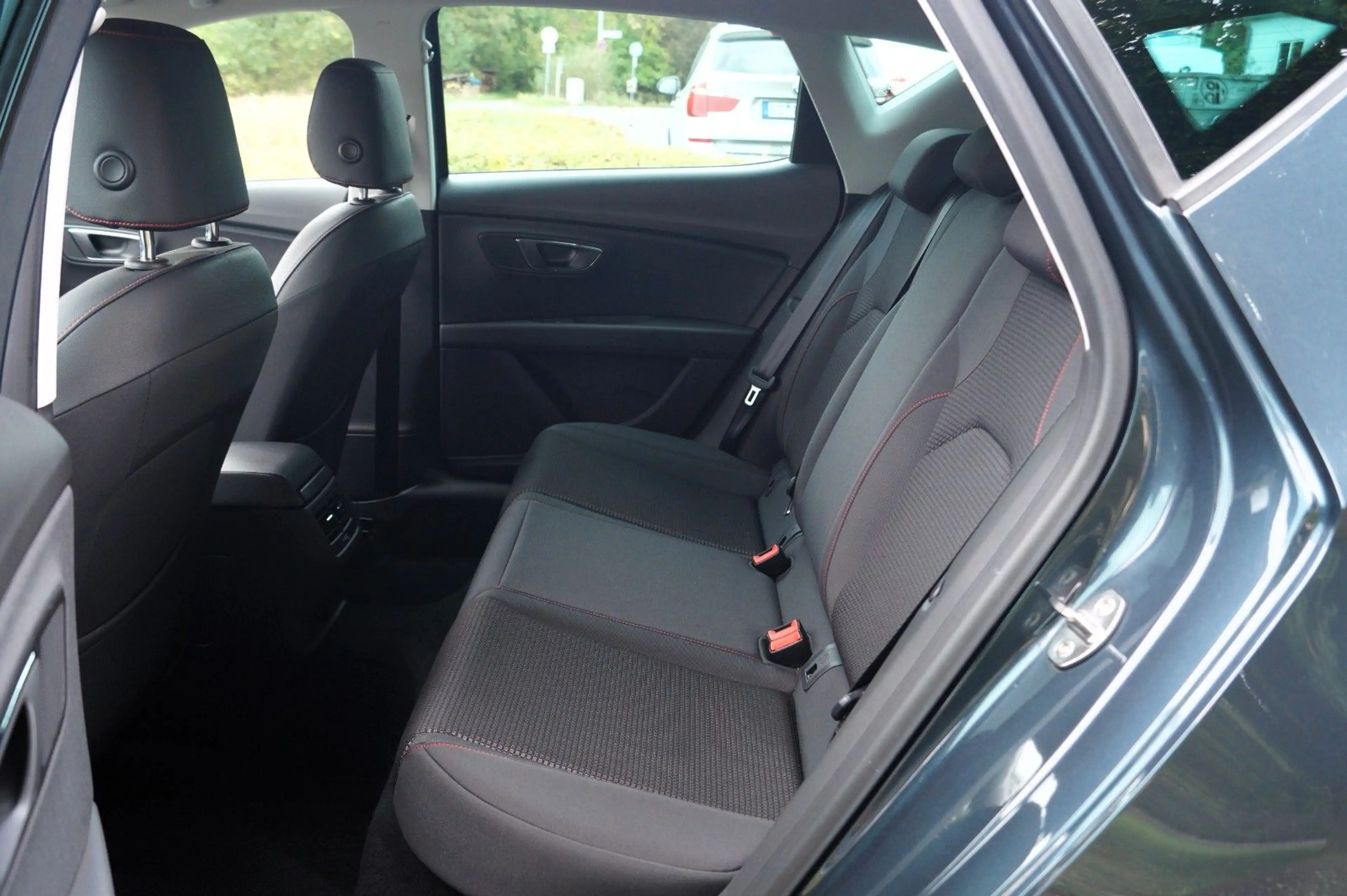 SEAT Leon FR/ Euro 6/ SHZ/ Klimaautomatik/ Teilleder — photo 10