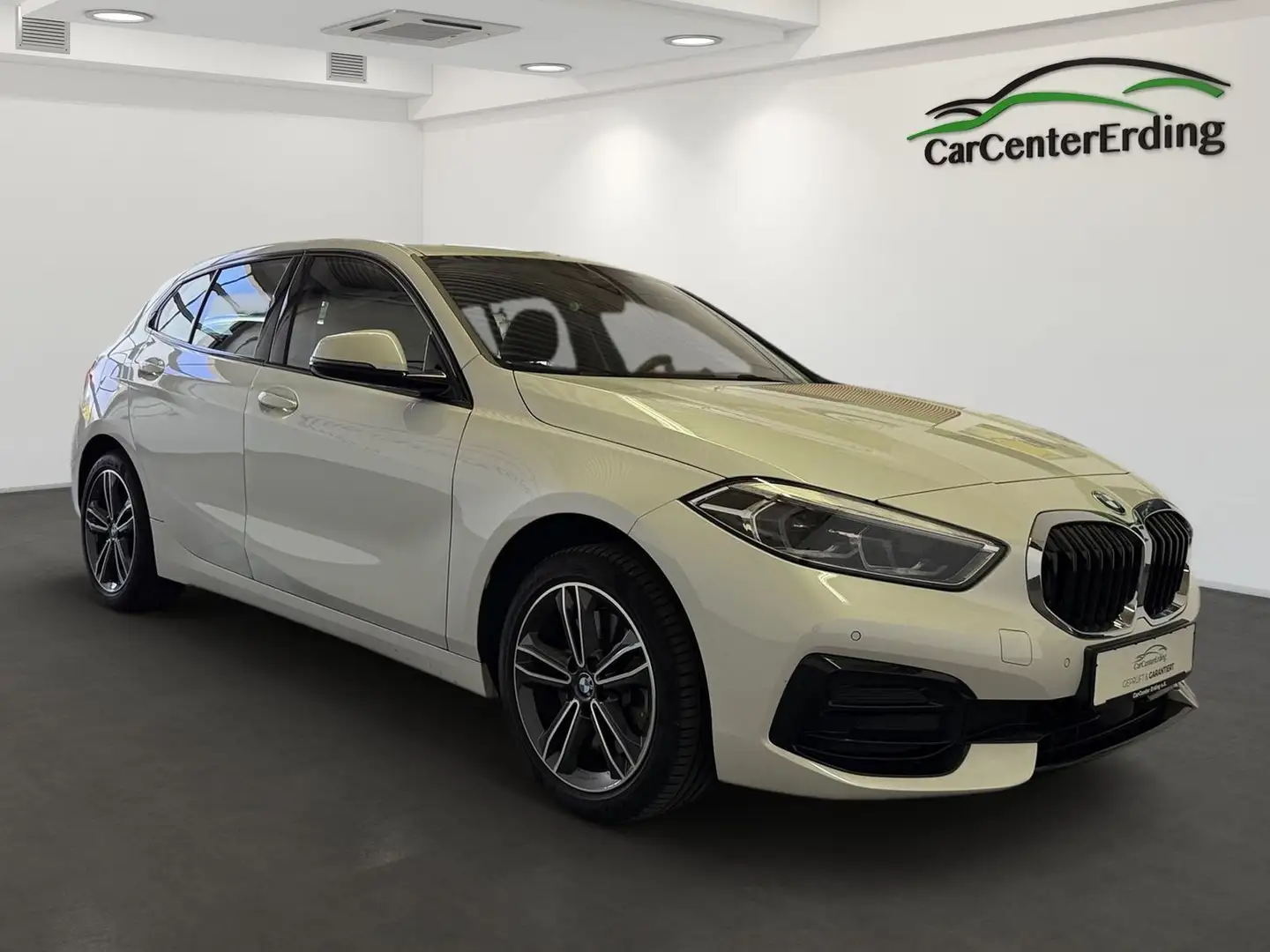 BMW 120 iLi.*Sport Line*LED*Navi*AHK*HiFi*LiveCockpit Weiß - 2