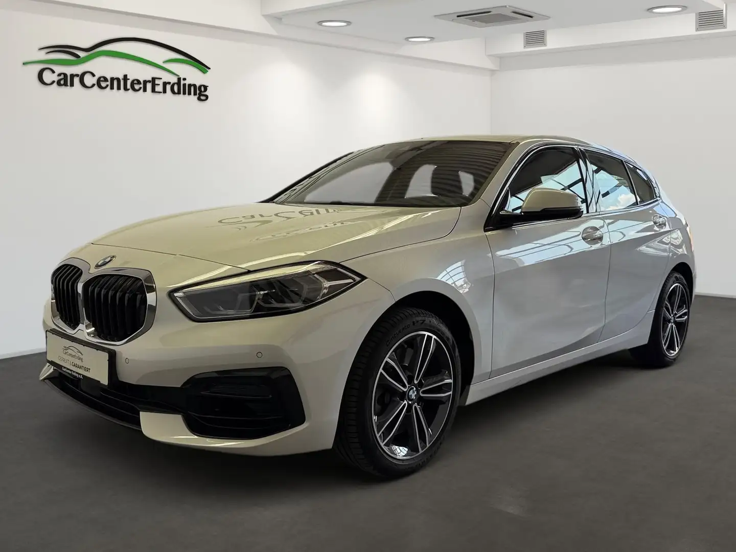BMW 120 iLi.*Sport Line*LED*Navi*AHK*HiFi*LiveCockpit Weiß - 1