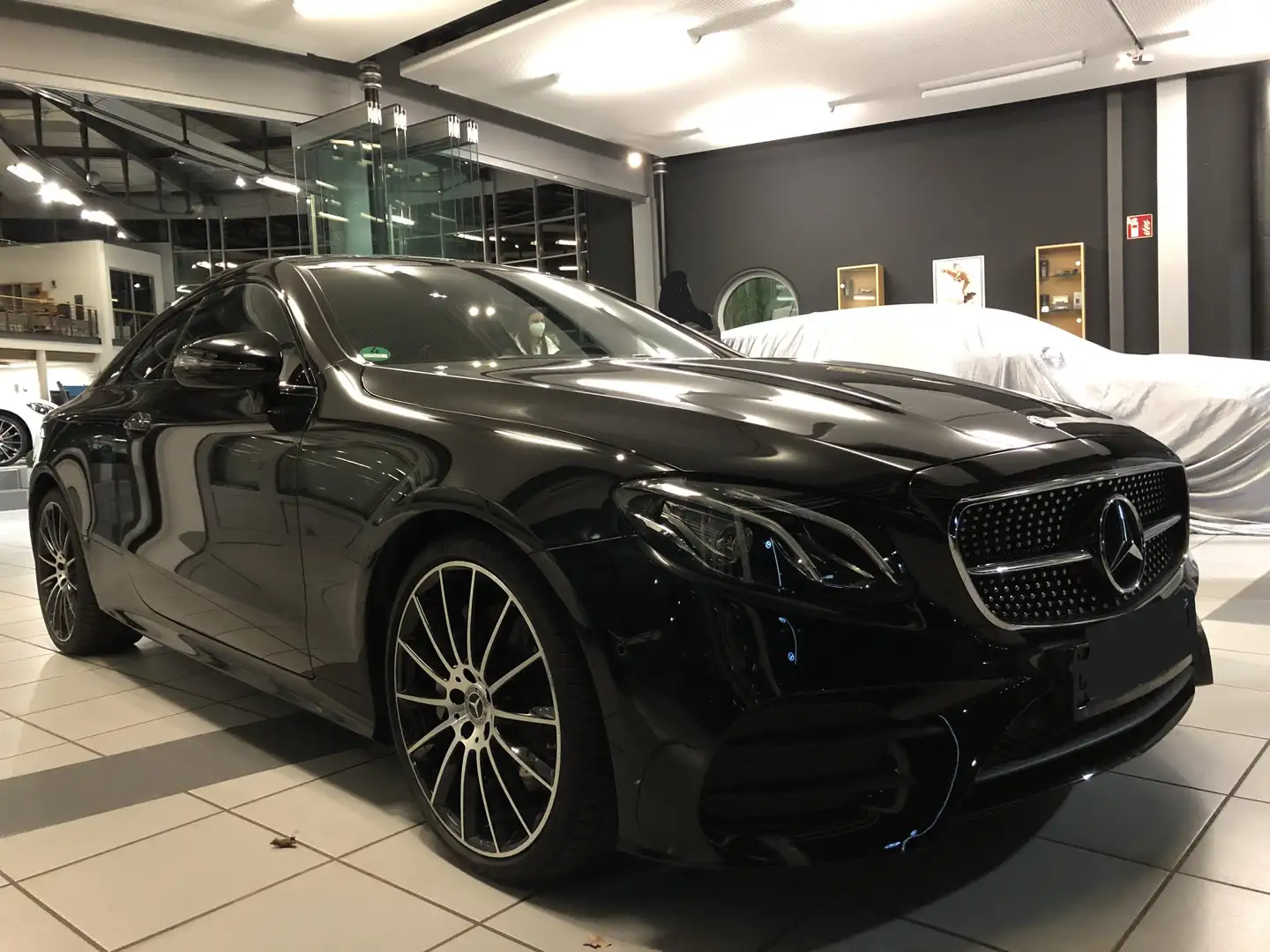 Mercedes-Benz E 300 Coupe AMG Line/Pano/Kamera//Burmester/Ambient/20" - 2