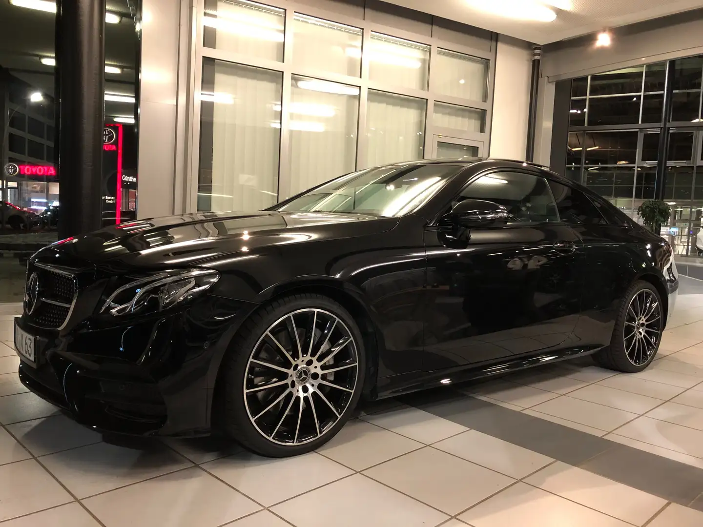 Mercedes-Benz E 300 Coupe AMG Line/Pano/Kamera//Burmester/Ambient/20" - 1