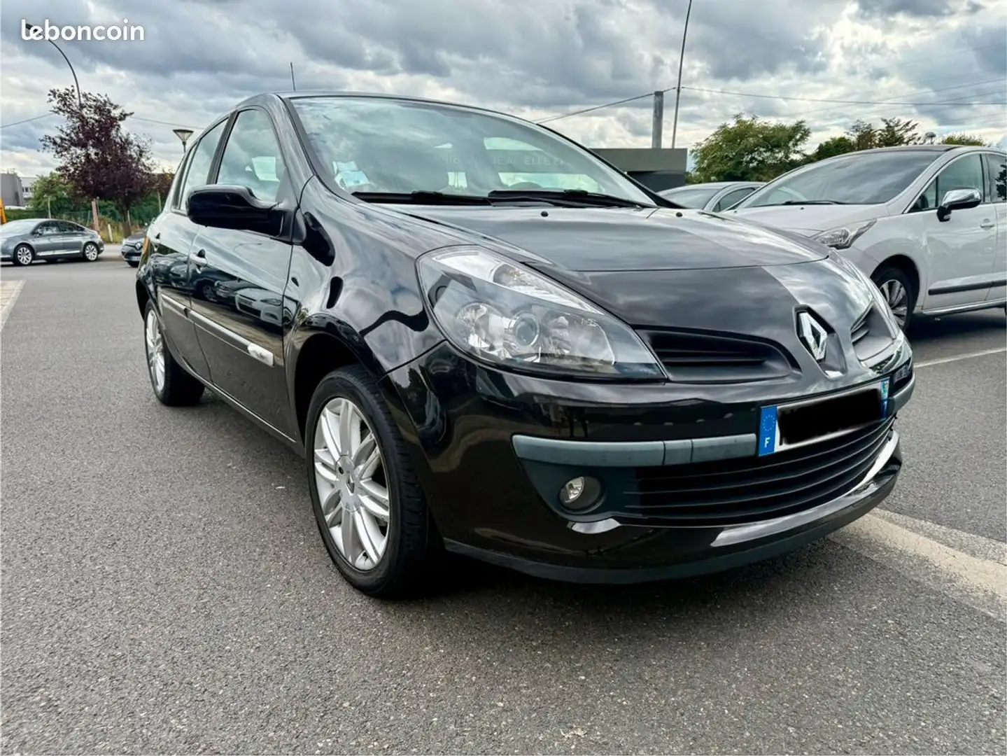 Renault Clio iii 1.6 16v 110ch initiale bva (3x4 sans frais) Noir - 1