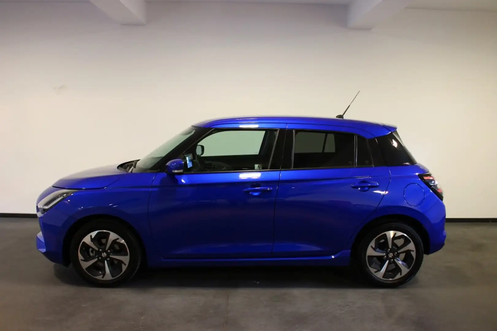 Suzuki Swift Style, Facelift, Automaat, Camera, Navi, Cruise Azul - 2