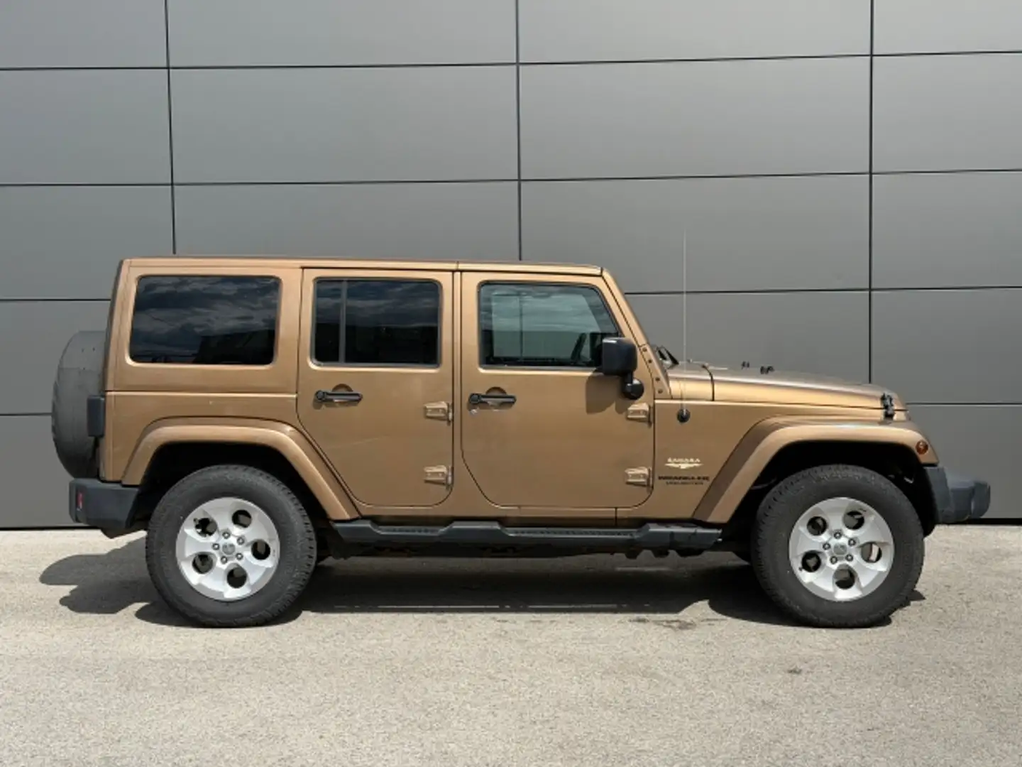 Jeep Wrangler Unlimited Sahara 2,8 CRD Aut. Braun - 2