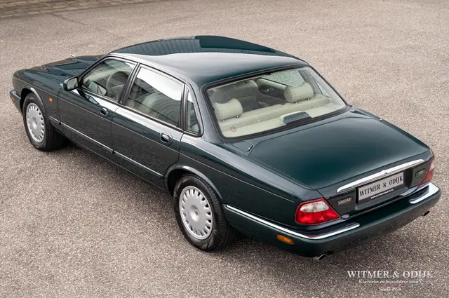 Jaguar XJ view 14