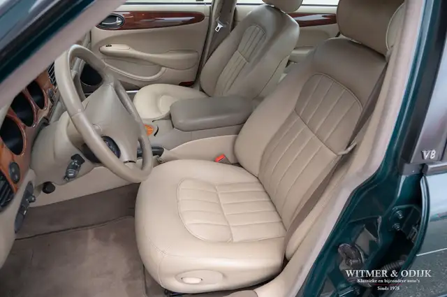 Jaguar XJ view 7