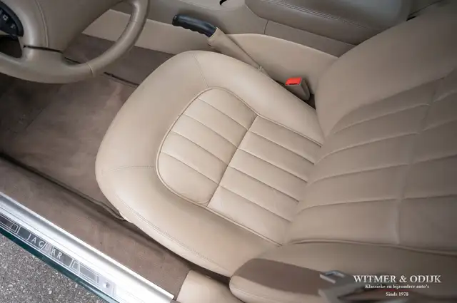 Jaguar XJ view 13