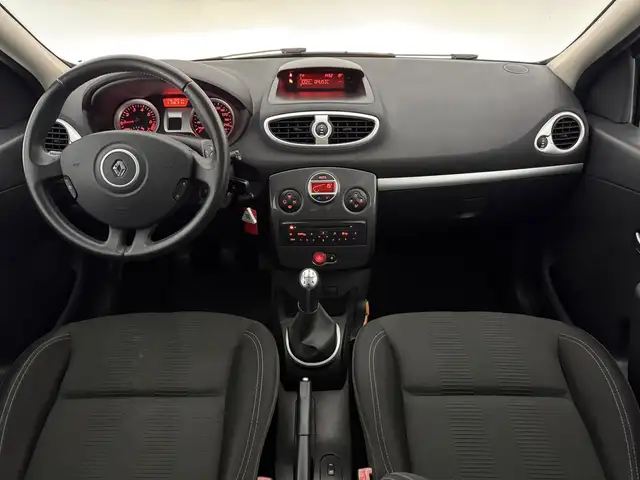 Renault Clio view 2