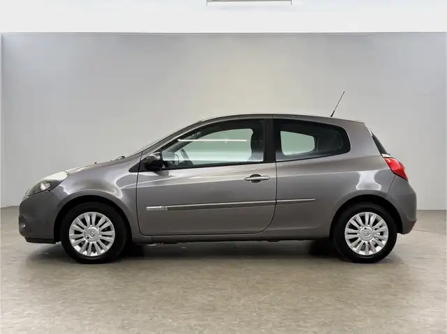Renault Clio view 11