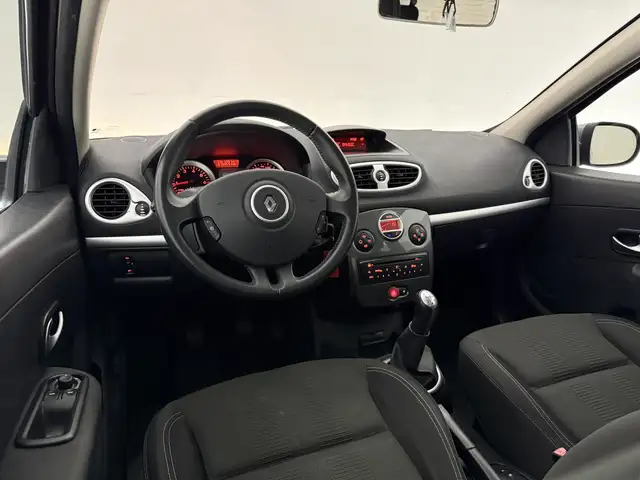 Renault Clio view 14