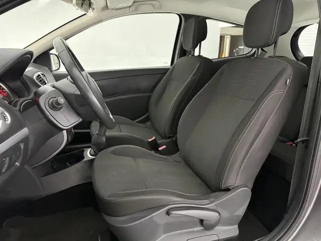 Renault Clio view 15