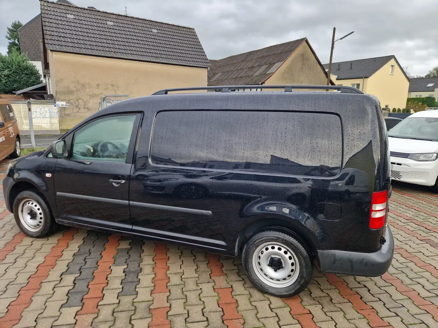 Volkswagen Caddy Maxi mit Navi, Schwarz - 2
