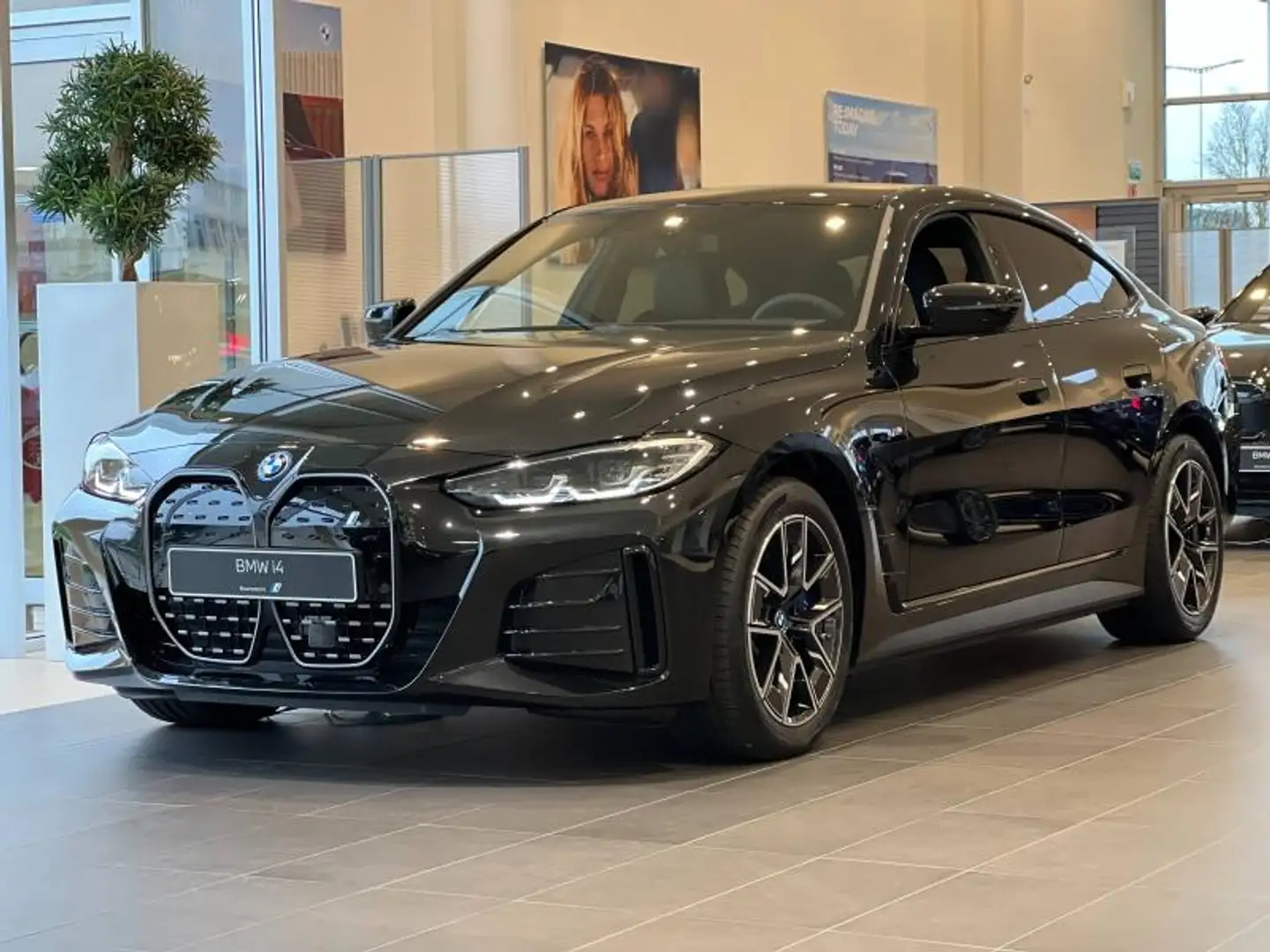 BMW 528 eDrive35 286ch M Sport Zwart - 1